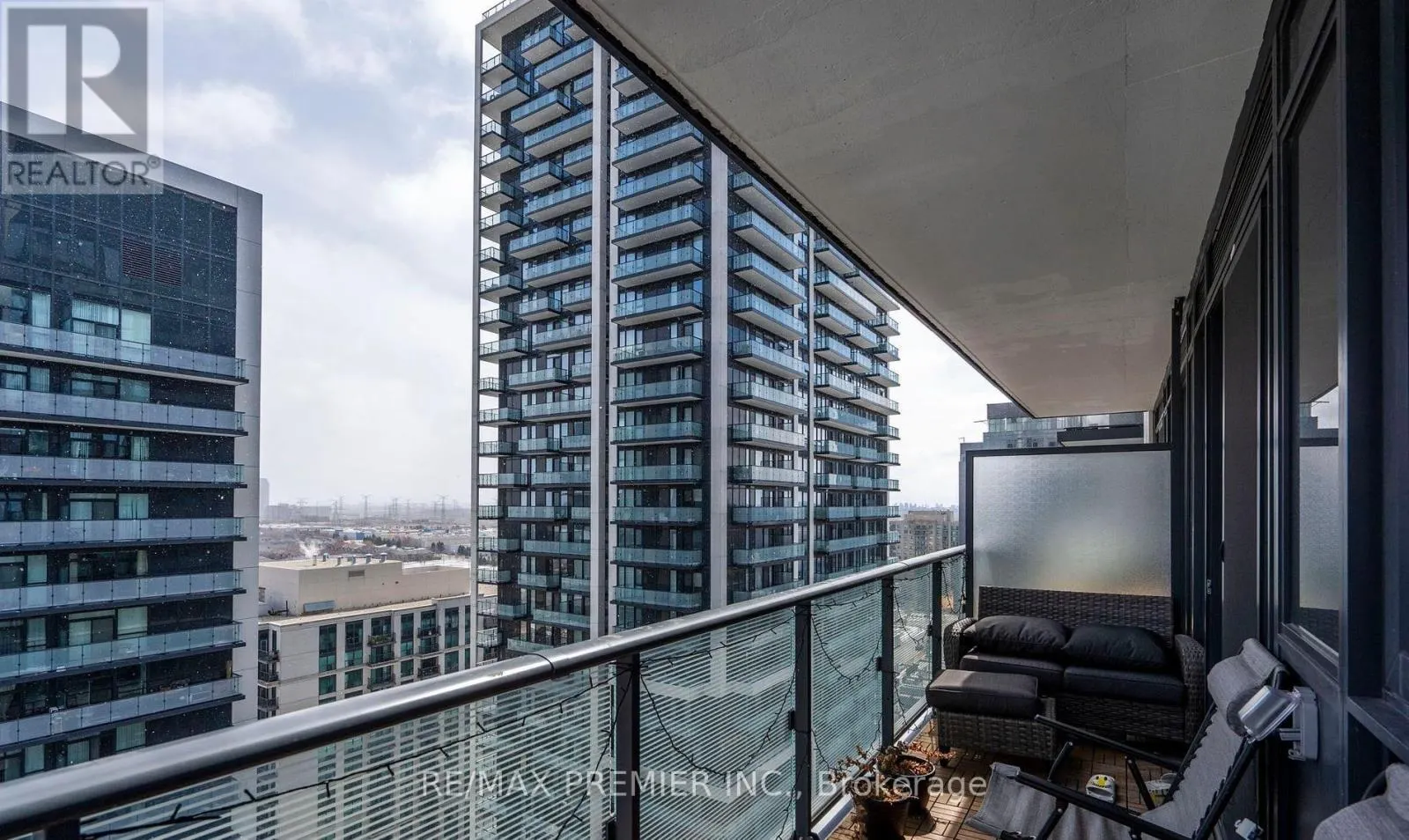 1704 - 95 ONEIDA CRESCENT