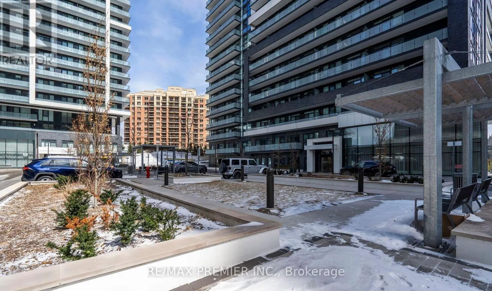 1704 - 95 ONEIDA CRESCENT