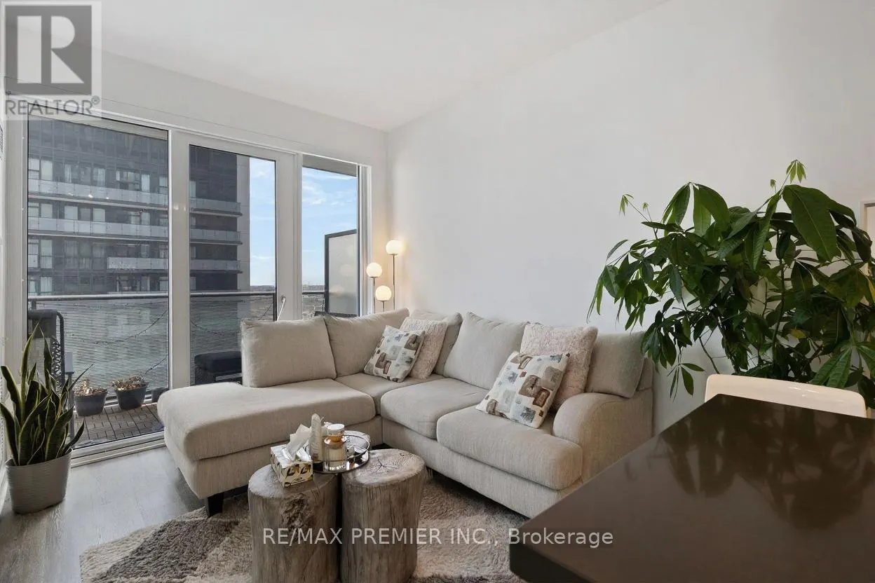 1704 - 95 ONEIDA CRESCENT