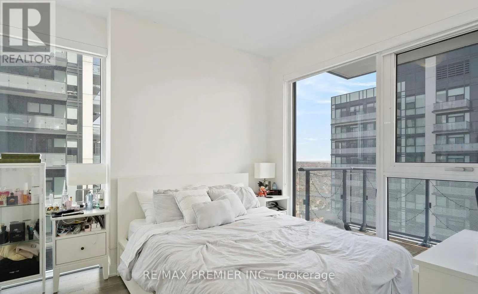 1704 - 95 ONEIDA CRESCENT