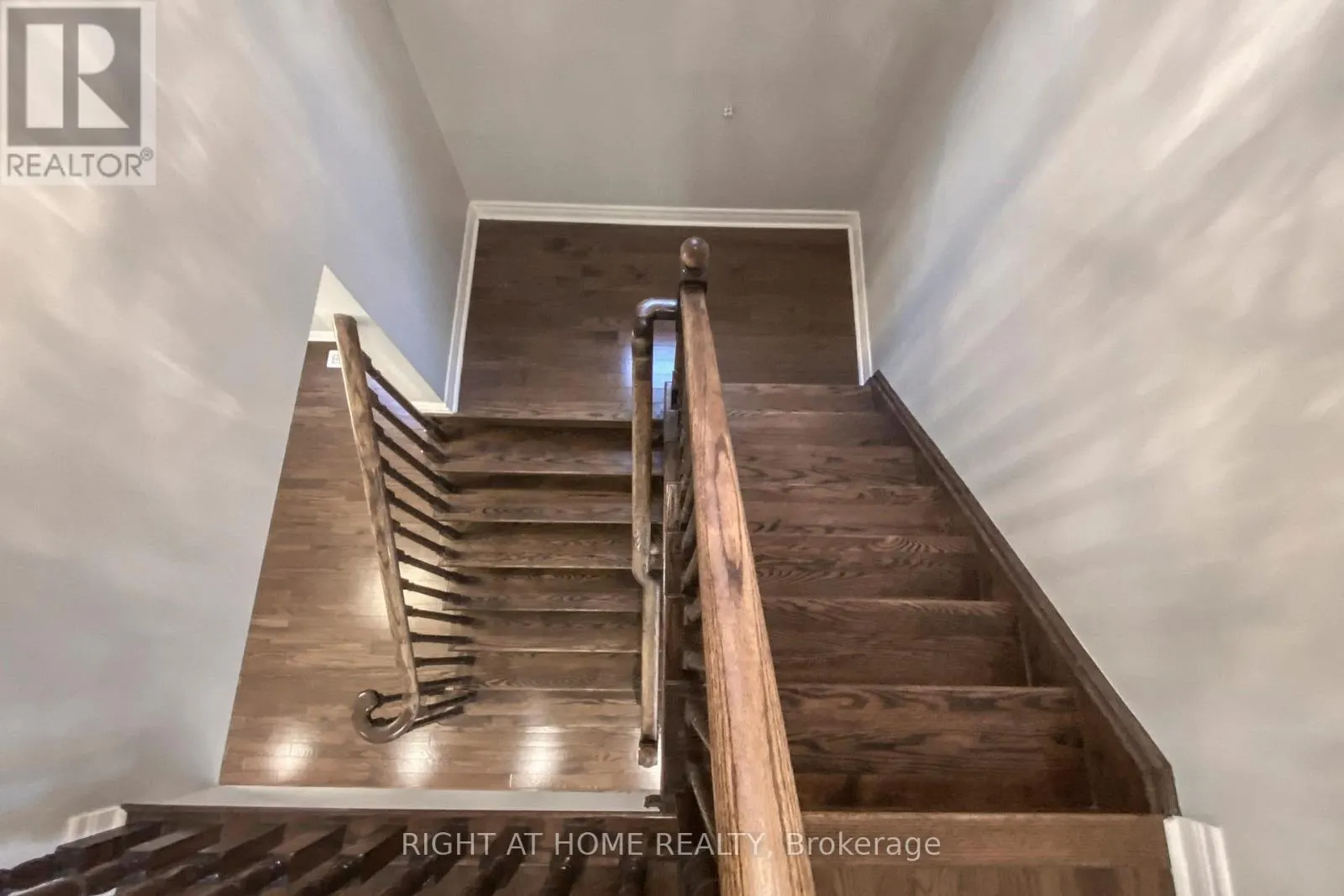 MAIN, 2ND FLOOR - 90 MAPLEBANK CRESCENT