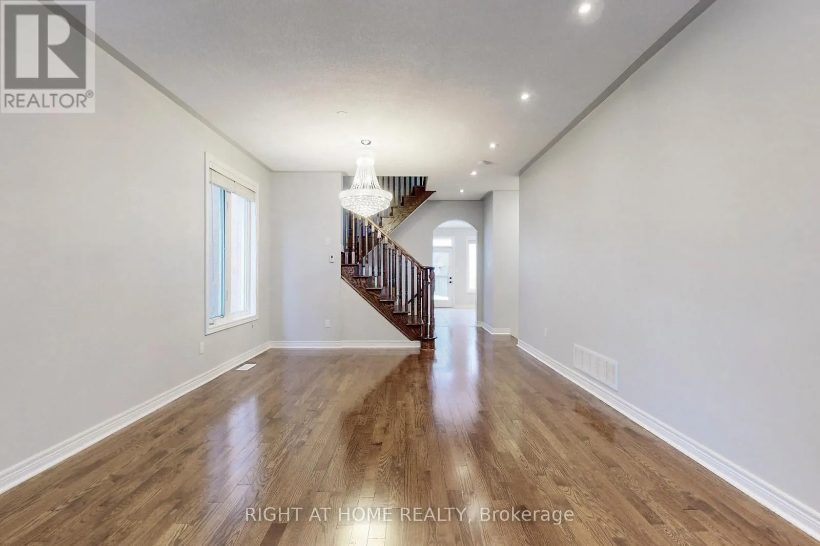 MAIN, 2ND FLOOR - 90 MAPLEBANK CRESCENT