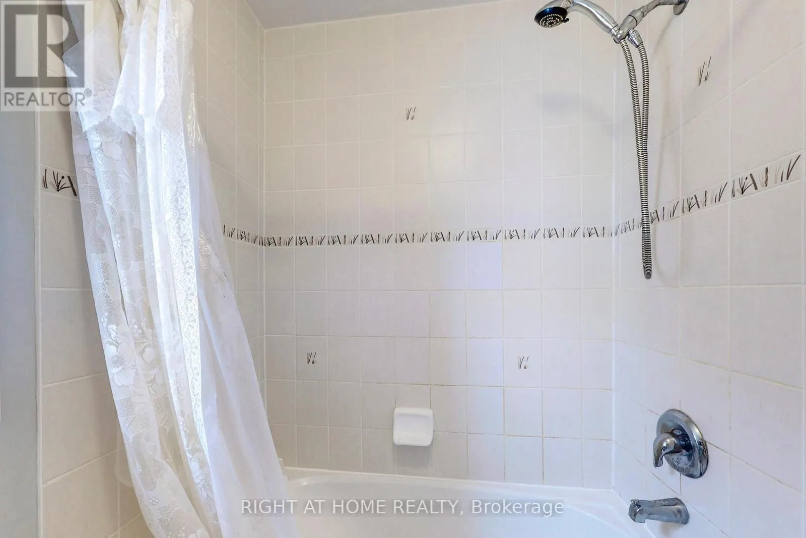 MAIN, 2ND FLOOR - 90 MAPLEBANK CRESCENT