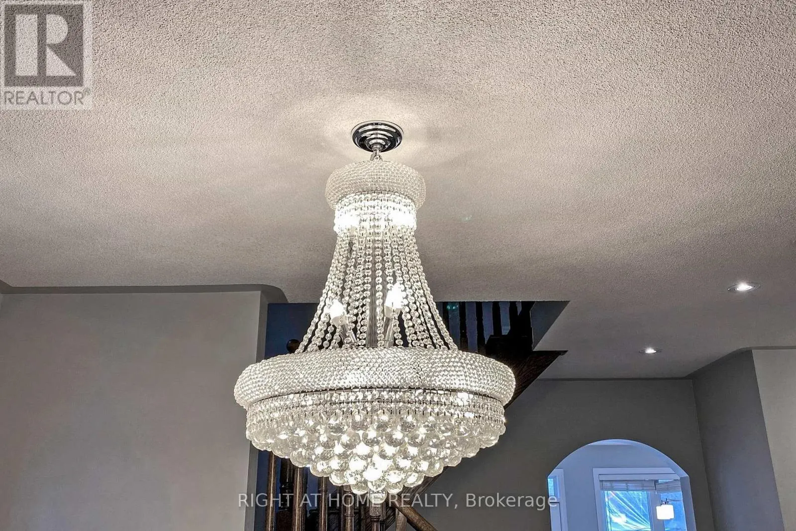 MAIN, 2ND FLOOR - 90 MAPLEBANK CRESCENT