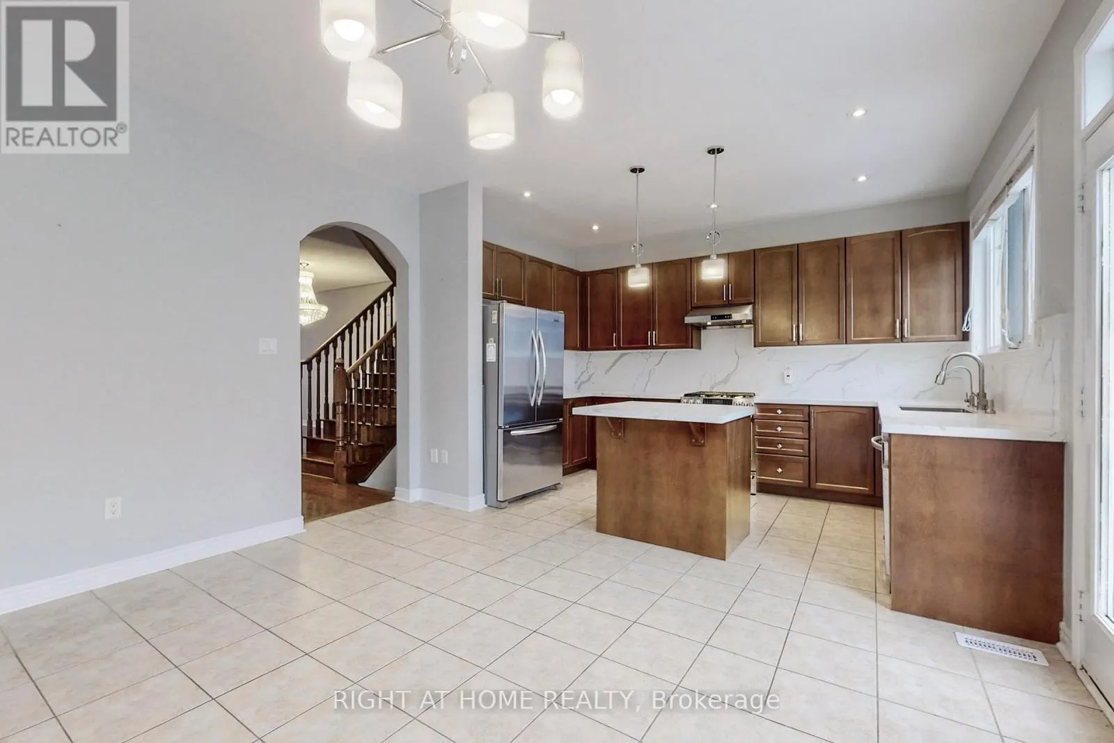 MAIN, 2ND FLOOR - 90 MAPLEBANK CRESCENT