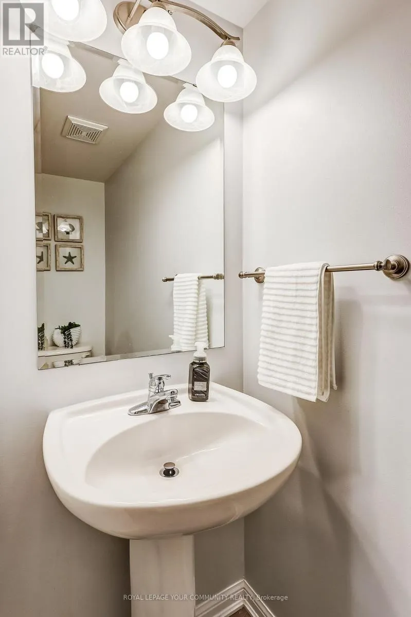 34 MILTROSE CRESCENT