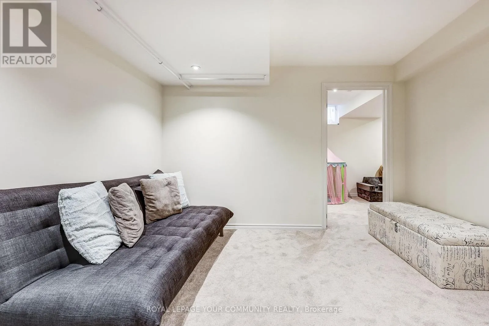 34 MILTROSE CRESCENT