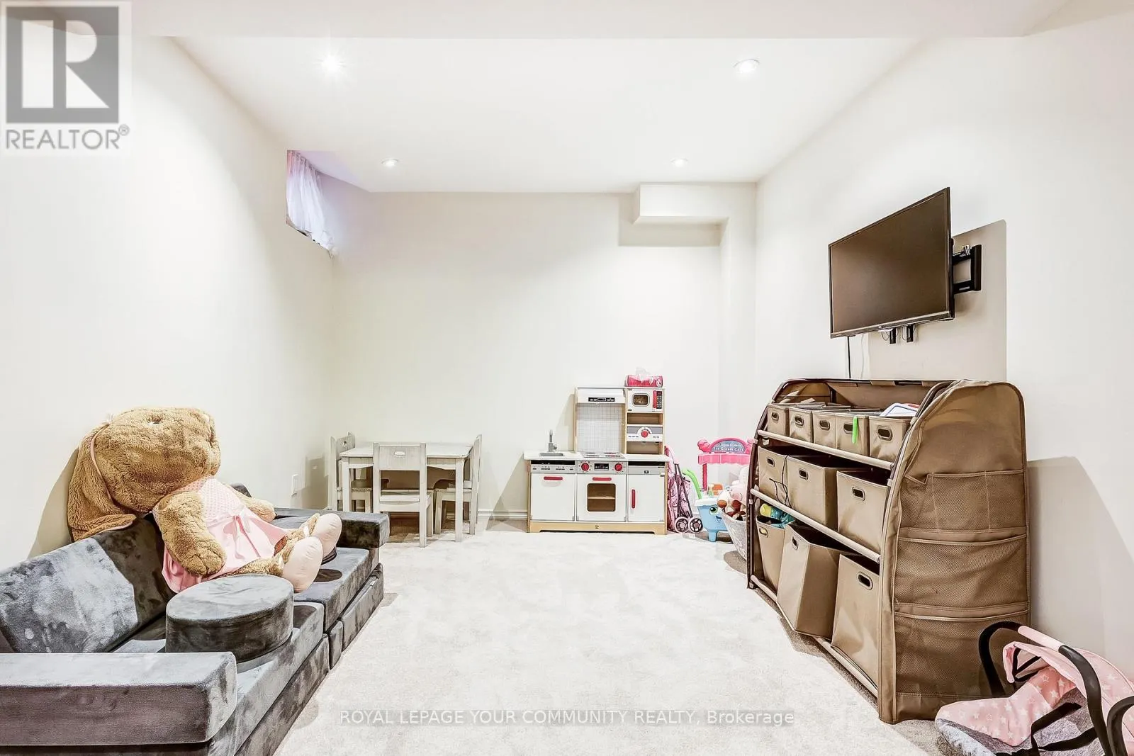 34 MILTROSE CRESCENT