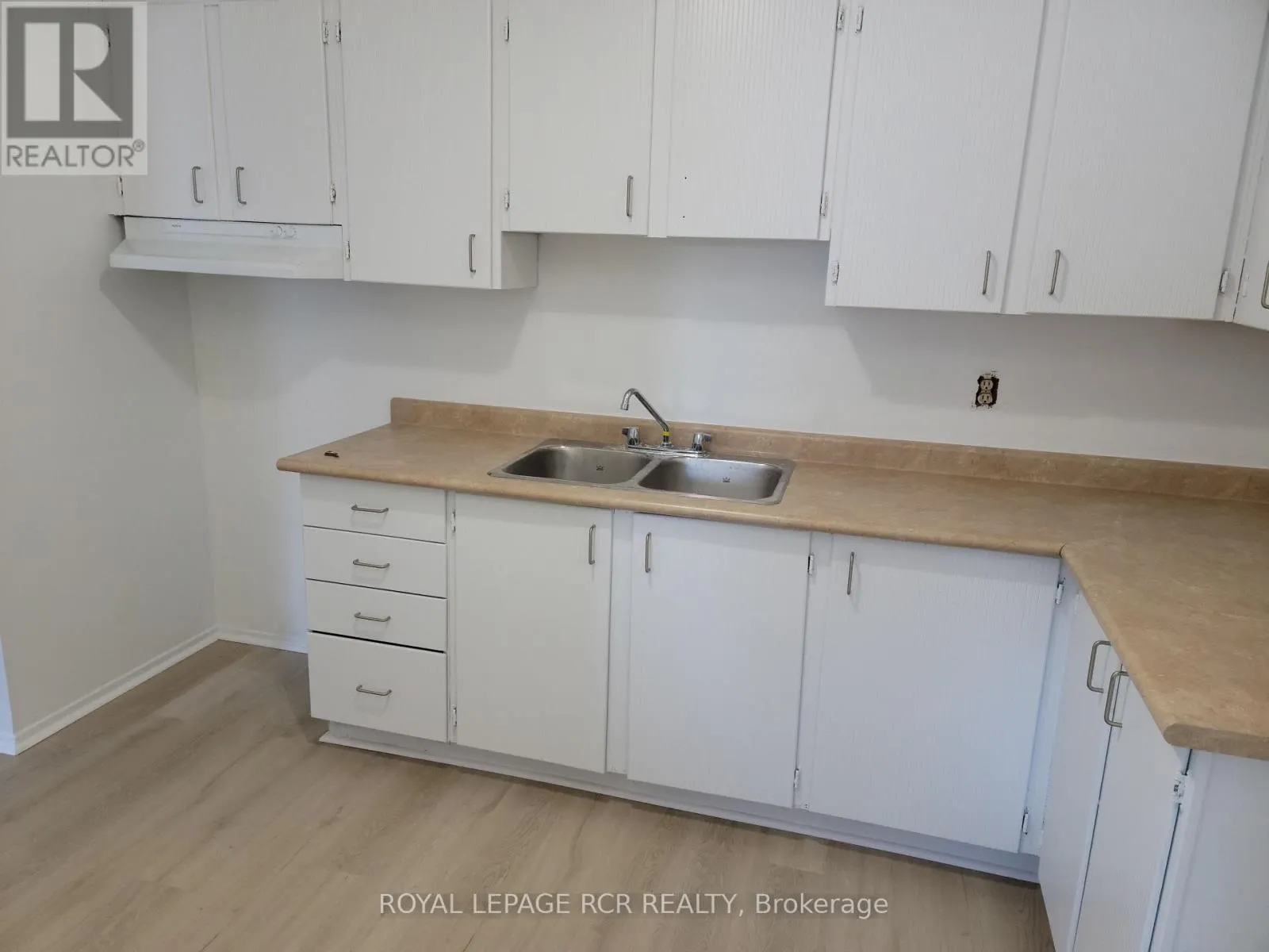 206 - 2 ORCHARD HEIGHTS BOULEVARD