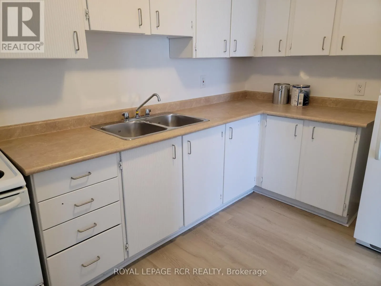 206 - 2 ORCHARD HEIGHTS BOULEVARD