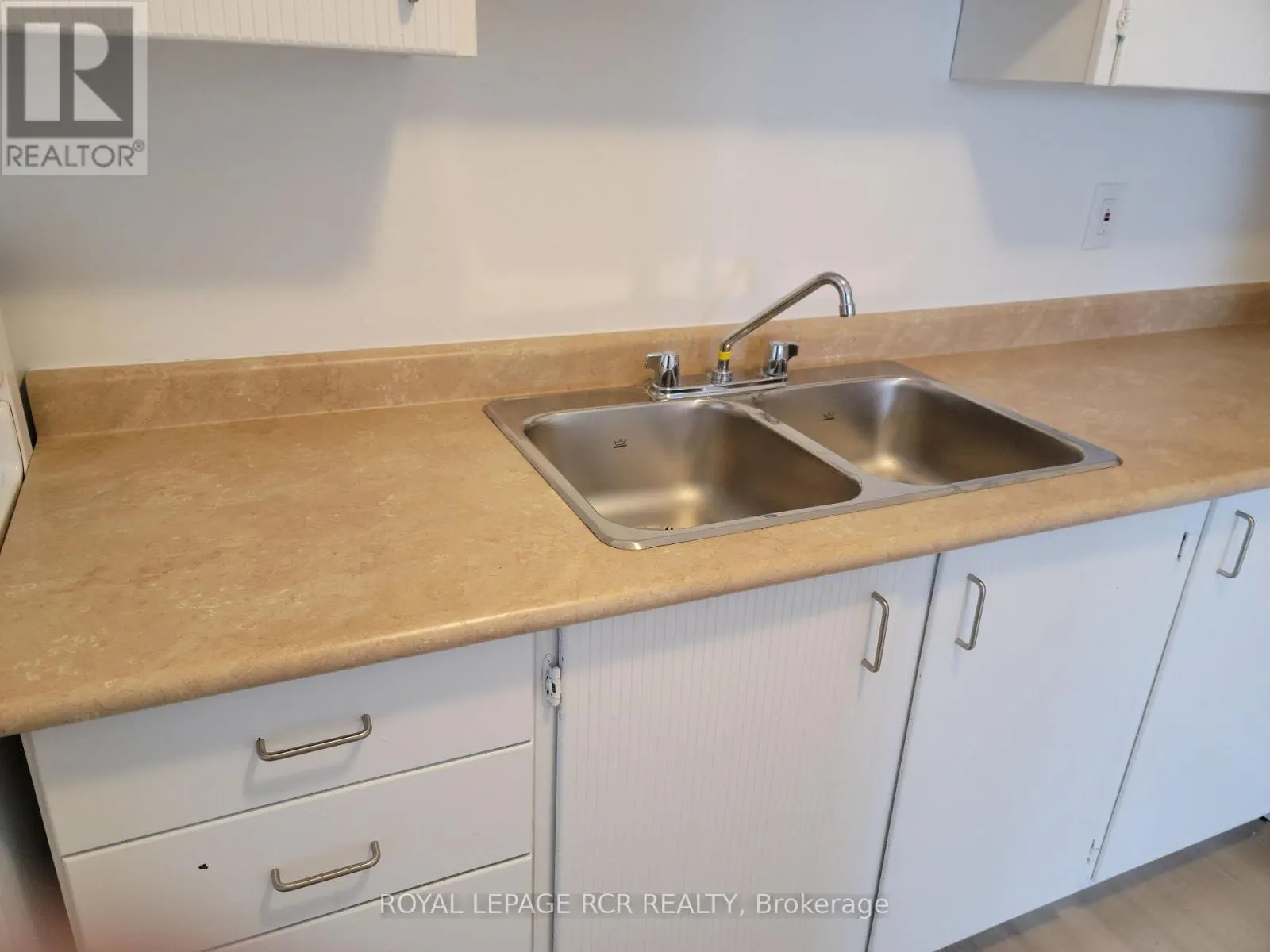 206 - 2 ORCHARD HEIGHTS BOULEVARD