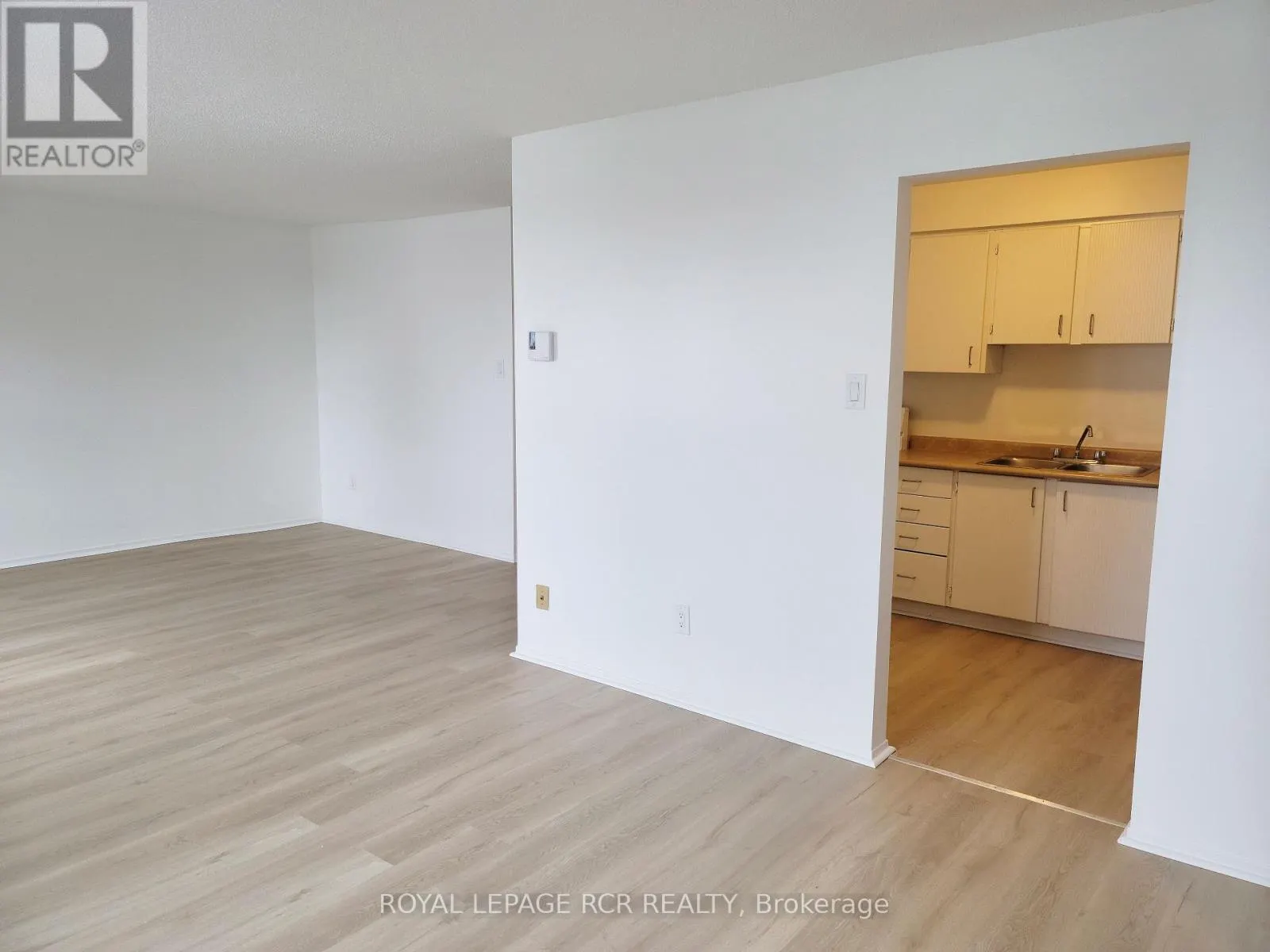 206 - 2 ORCHARD HEIGHTS BOULEVARD