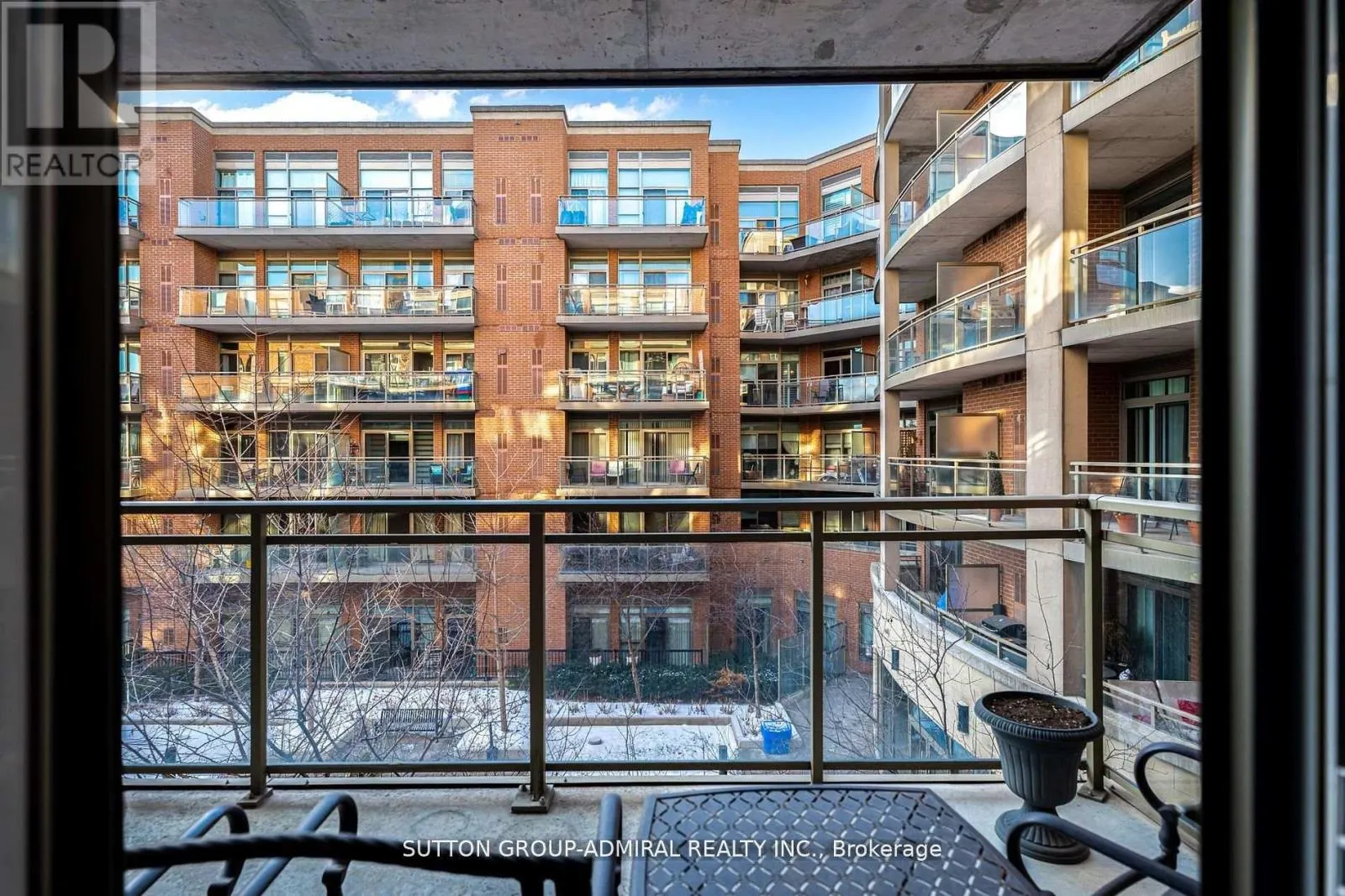 342 - 281 WOODBRIDGE AVENUE