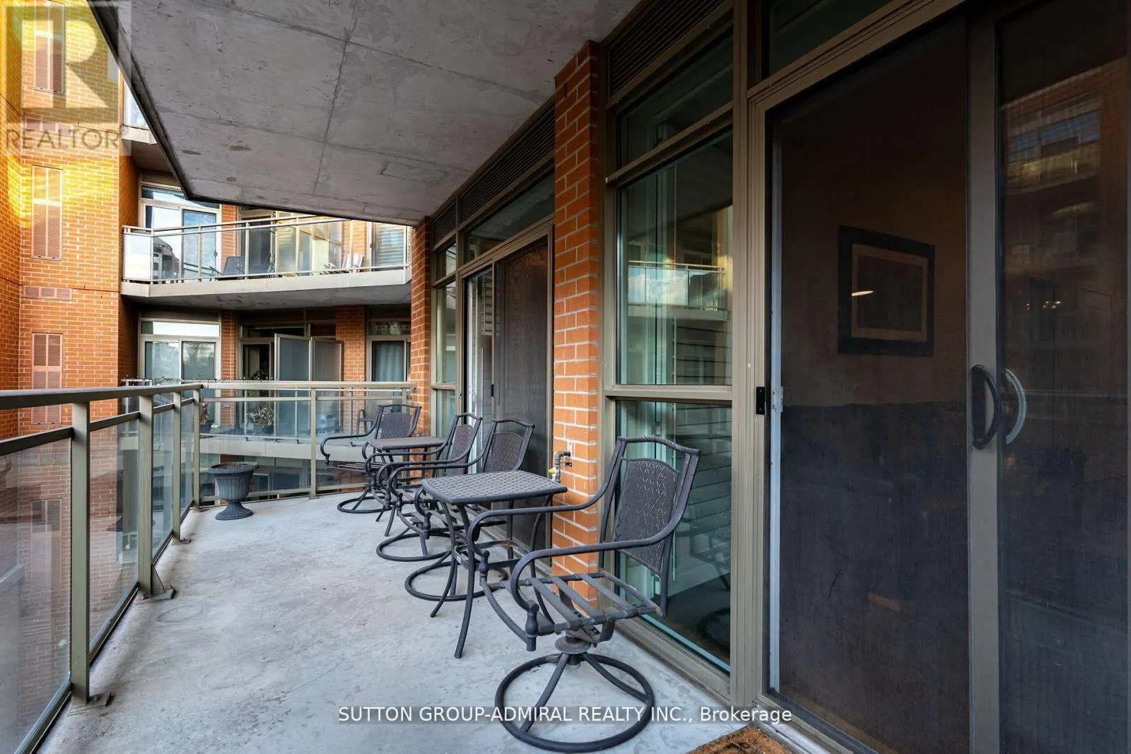 342 - 281 WOODBRIDGE AVENUE