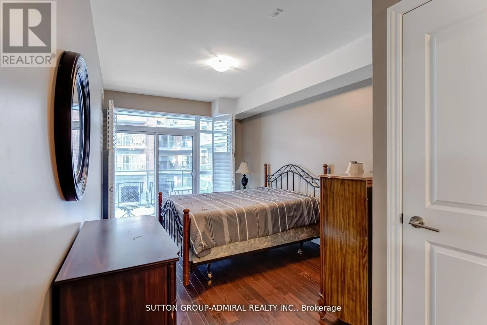 342 - 281 WOODBRIDGE AVENUE