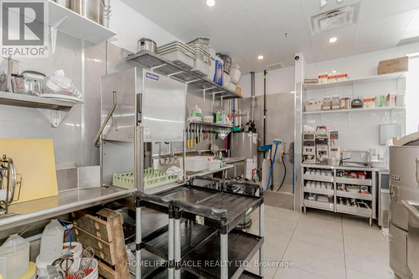 6 & 7 - 1840 MAJOR MACKENZIE DRIVE