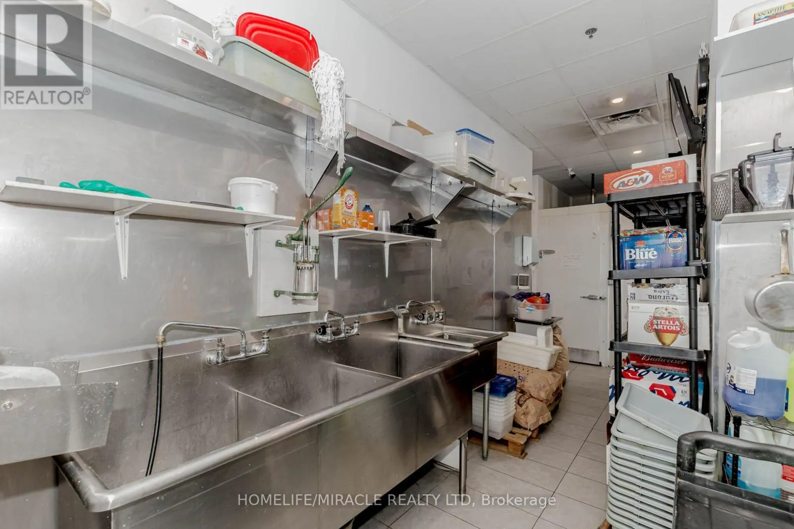 6 & 7 - 1840 MAJOR MACKENZIE DRIVE