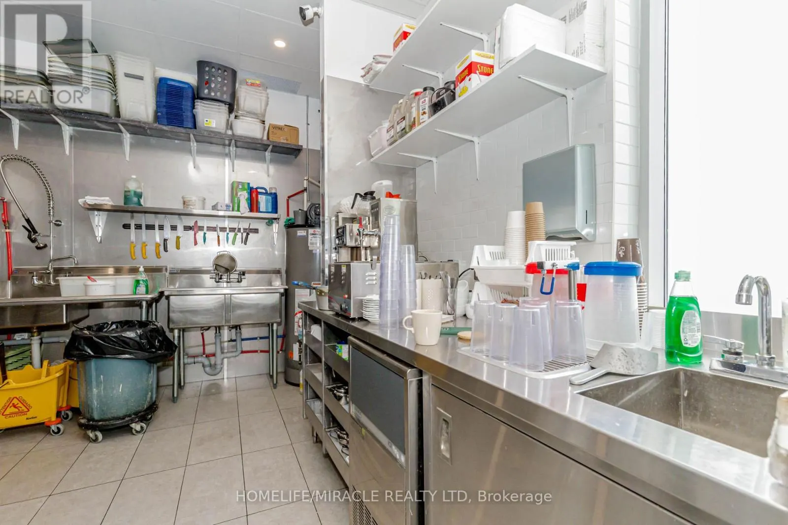 6 & 7 - 1840 MAJOR MACKENZIE DRIVE