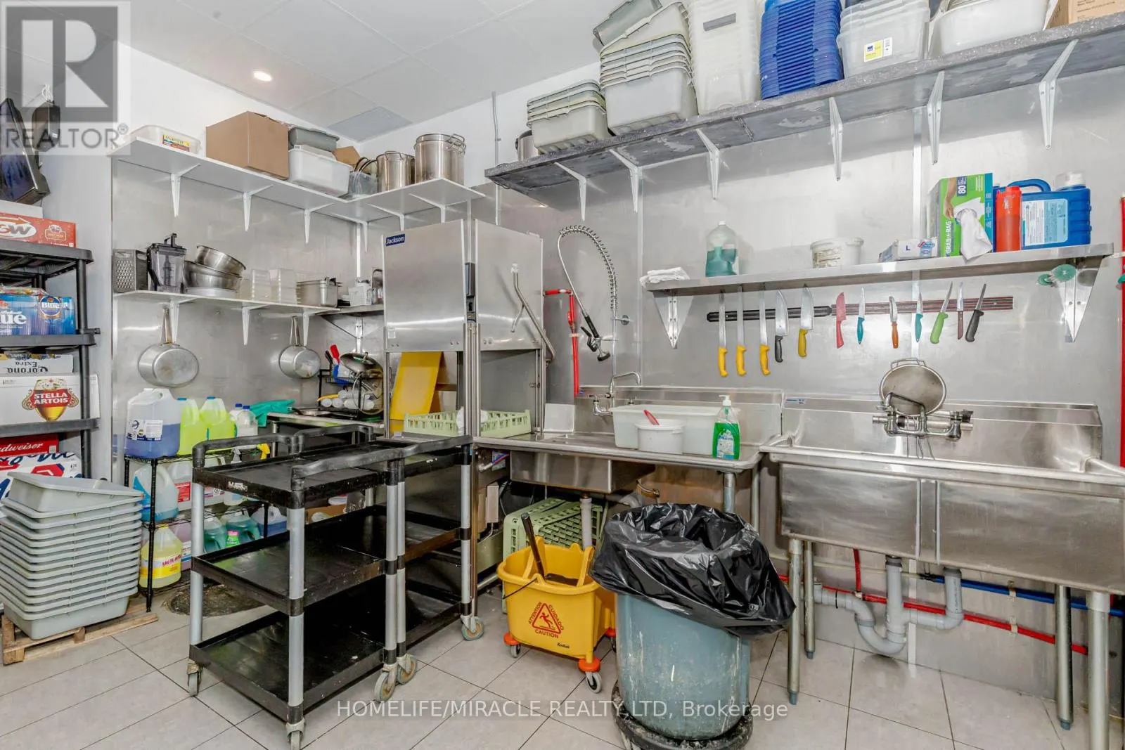 6 & 7 - 1840 MAJOR MACKENZIE DRIVE