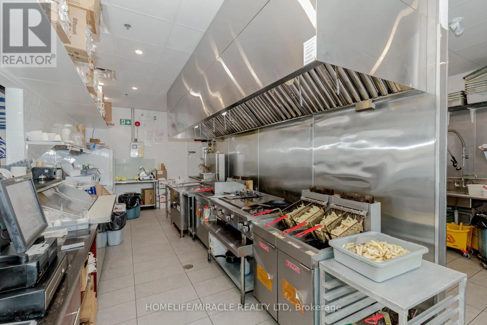 6 & 7 - 1840 MAJOR MACKENZIE DRIVE