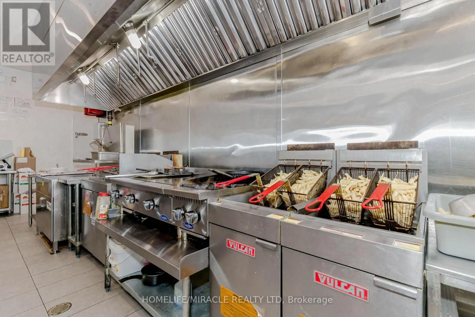 6 & 7 - 1840 MAJOR MACKENZIE DRIVE