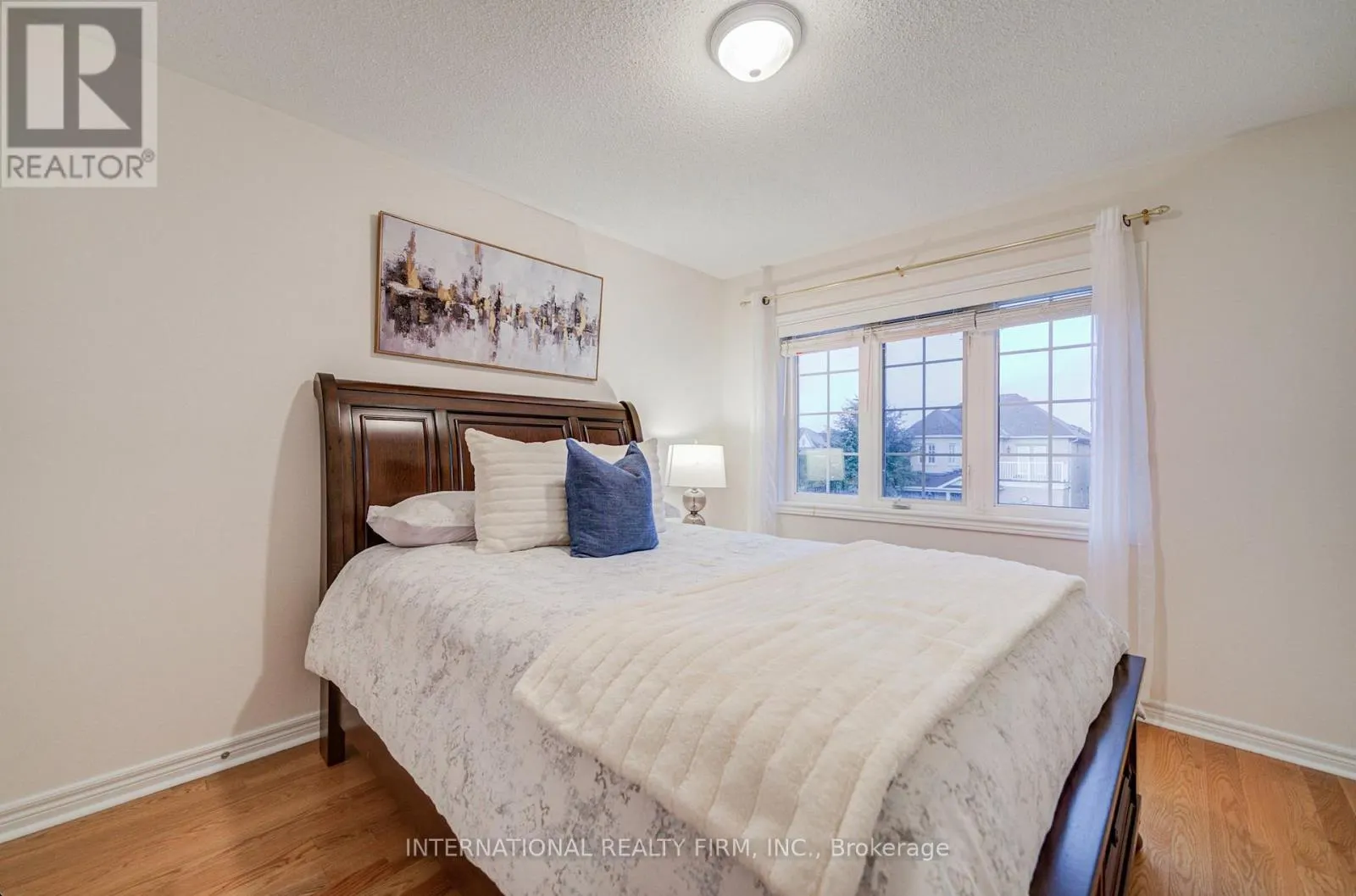 77 SAINT JAMES AVENUE