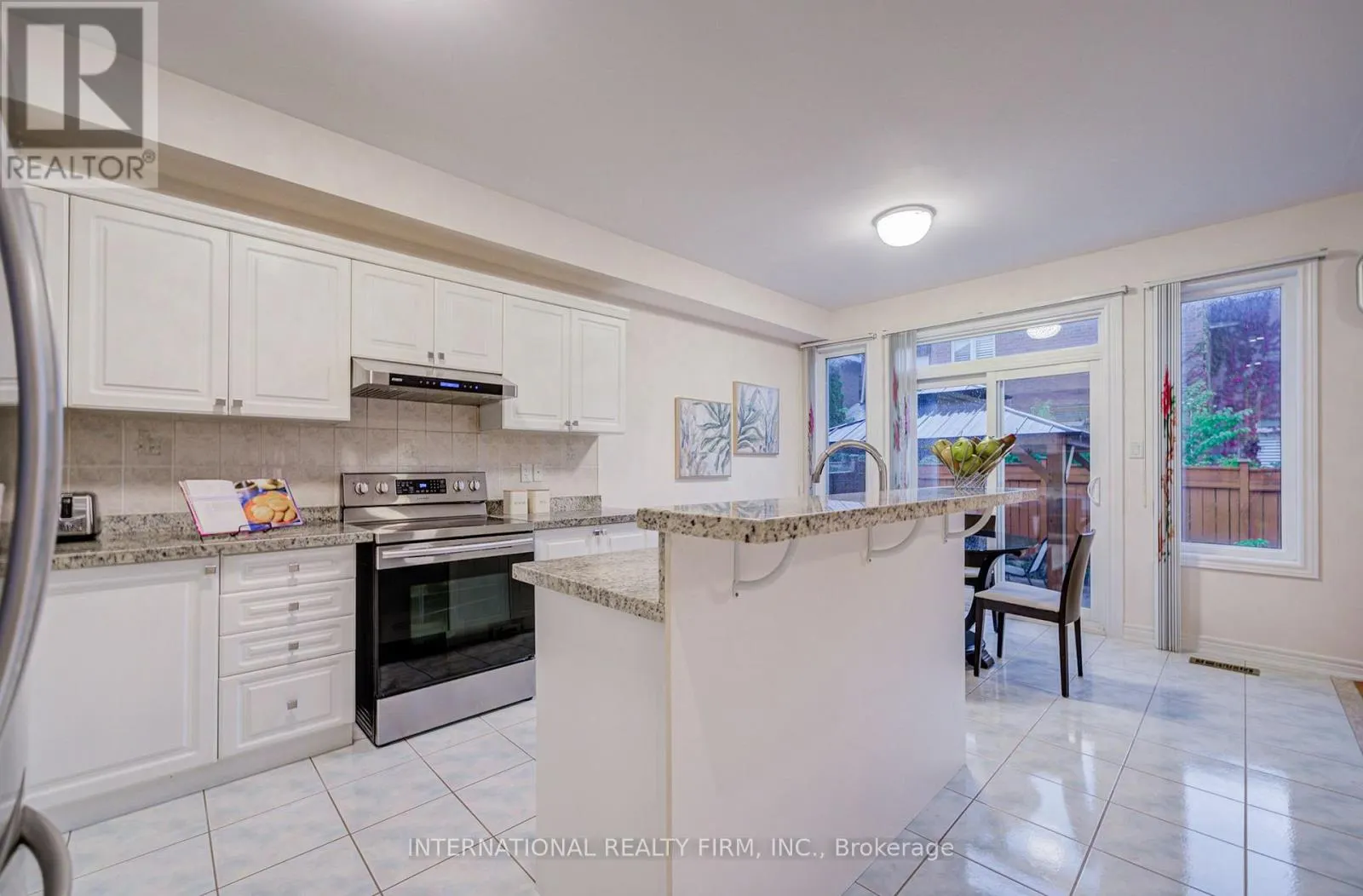 77 SAINT JAMES AVENUE