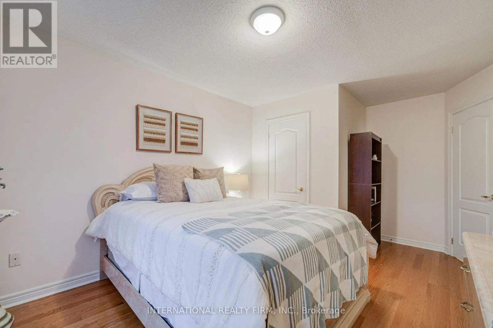 77 SAINT JAMES AVENUE