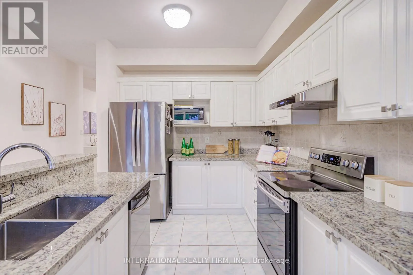 77 SAINT JAMES AVENUE