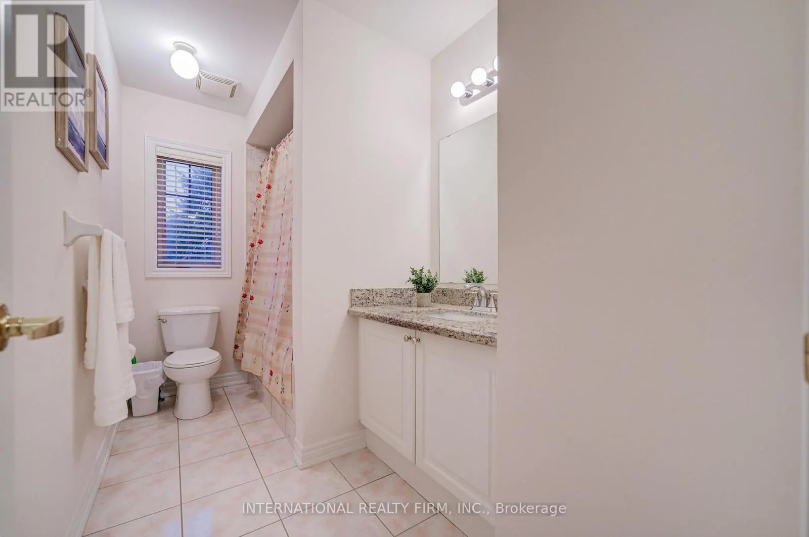 77 SAINT JAMES AVENUE