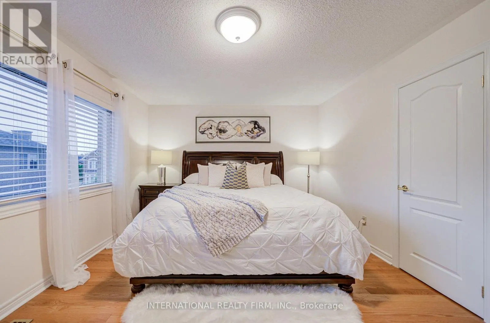 77 SAINT JAMES AVENUE