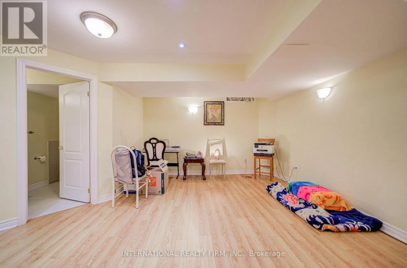 77 SAINT JAMES AVENUE