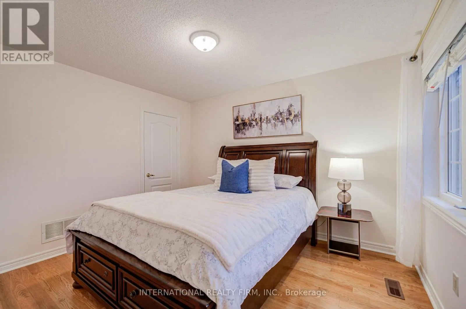 77 SAINT JAMES AVENUE