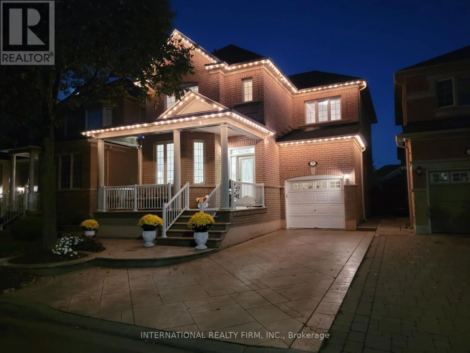 77 SAINT JAMES AVENUE