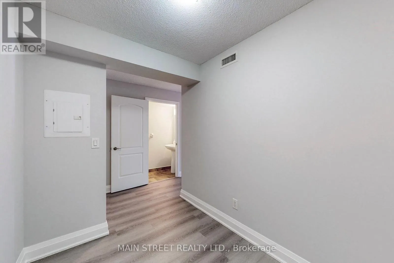 903 - 30 NORTH PARK ROAD