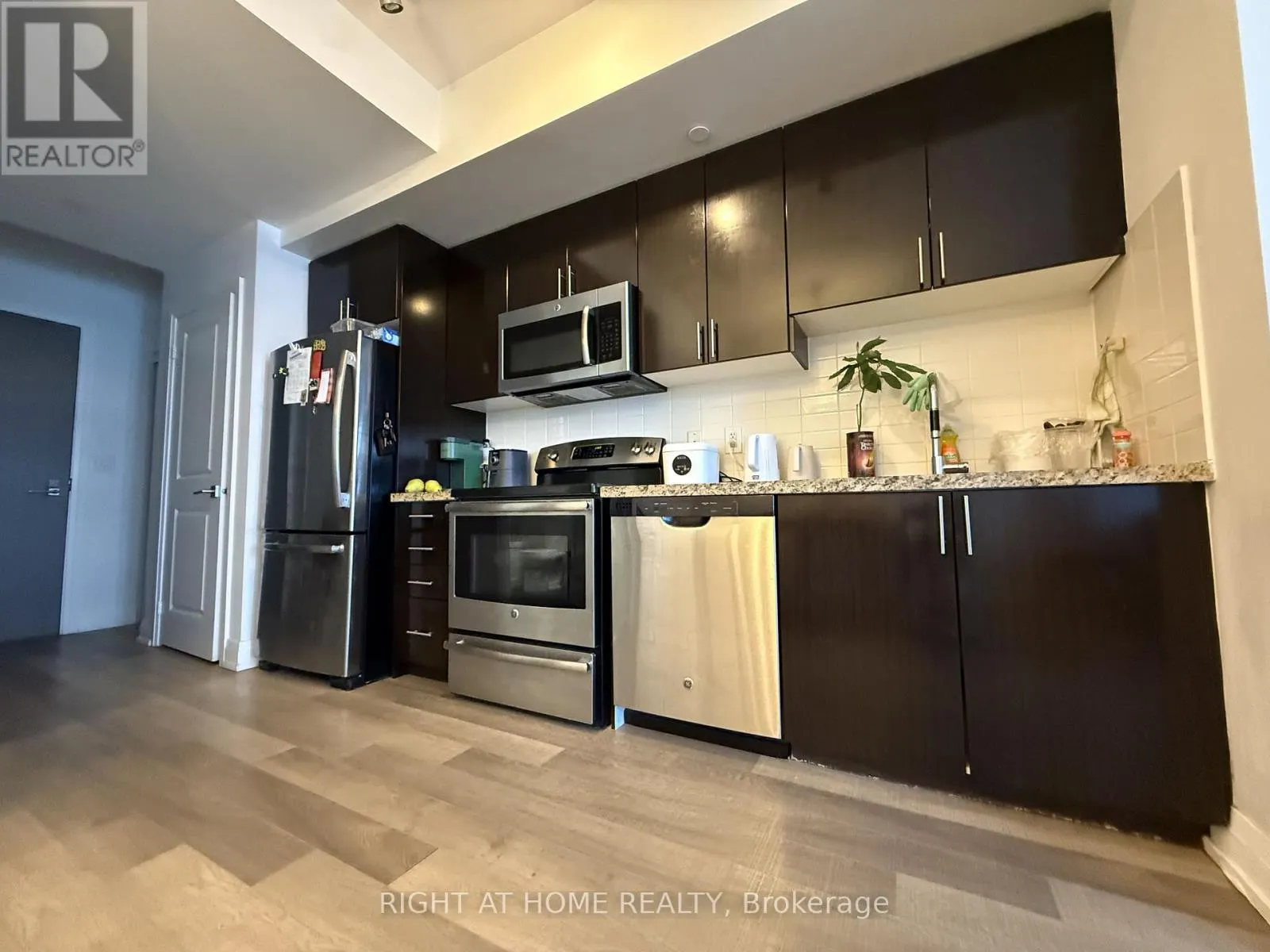 PH307 - 7167 YONGE STREET