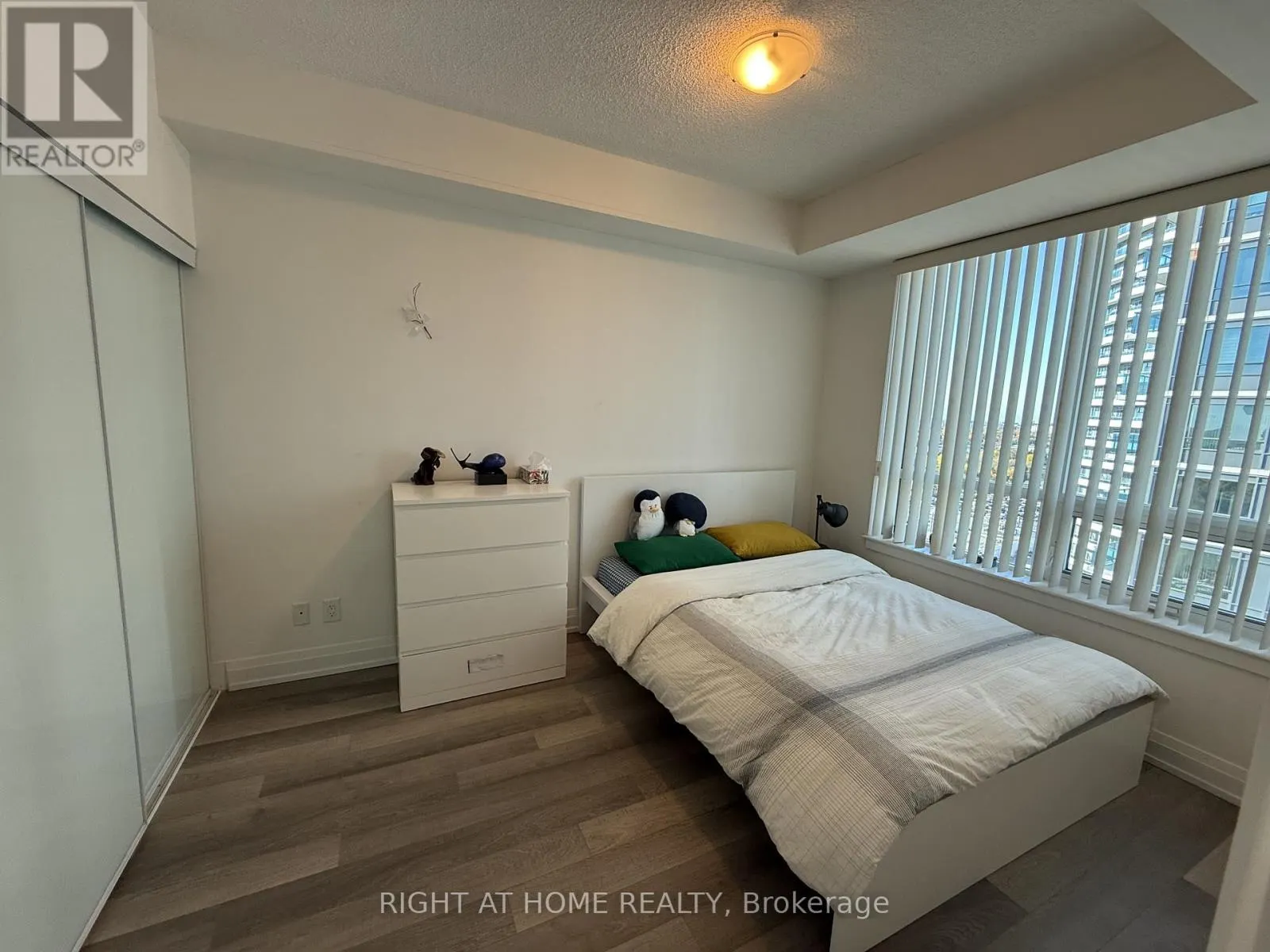 PH307 - 7167 YONGE STREET