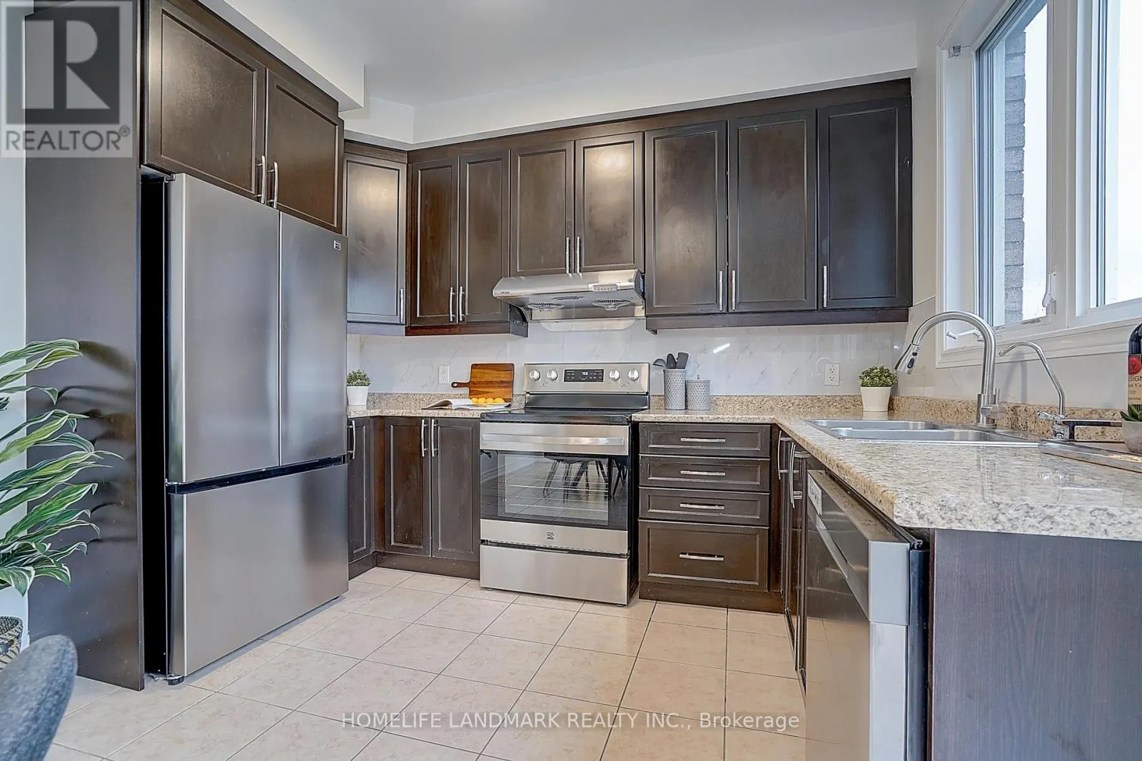 16 BEACON PIONT STREET