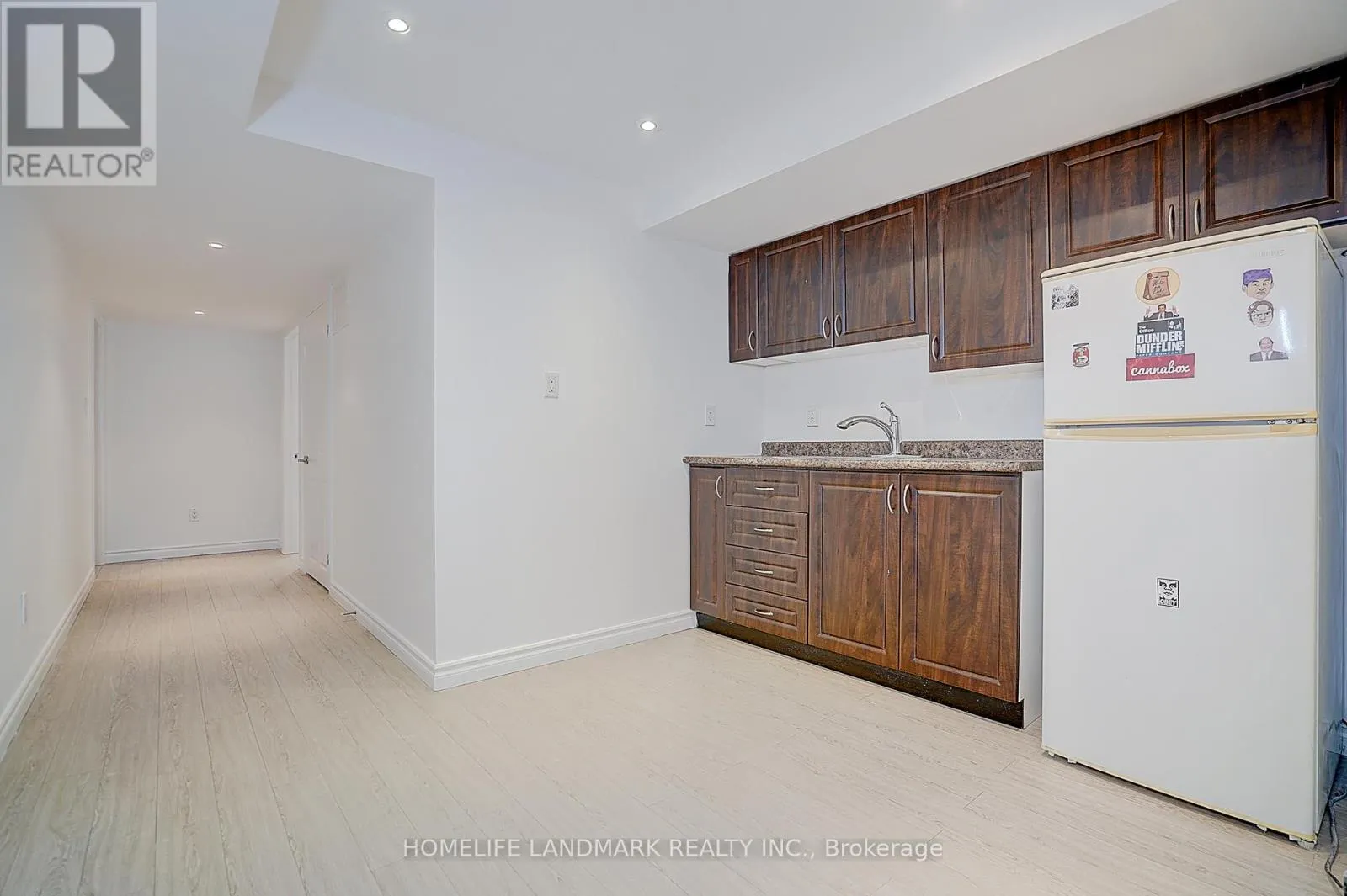 16 BEACON PIONT STREET