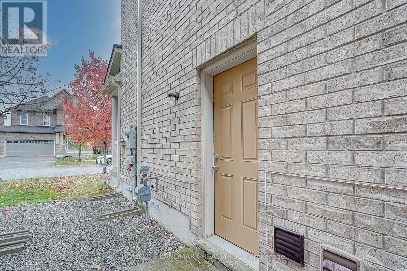 16 BEACON PIONT STREET