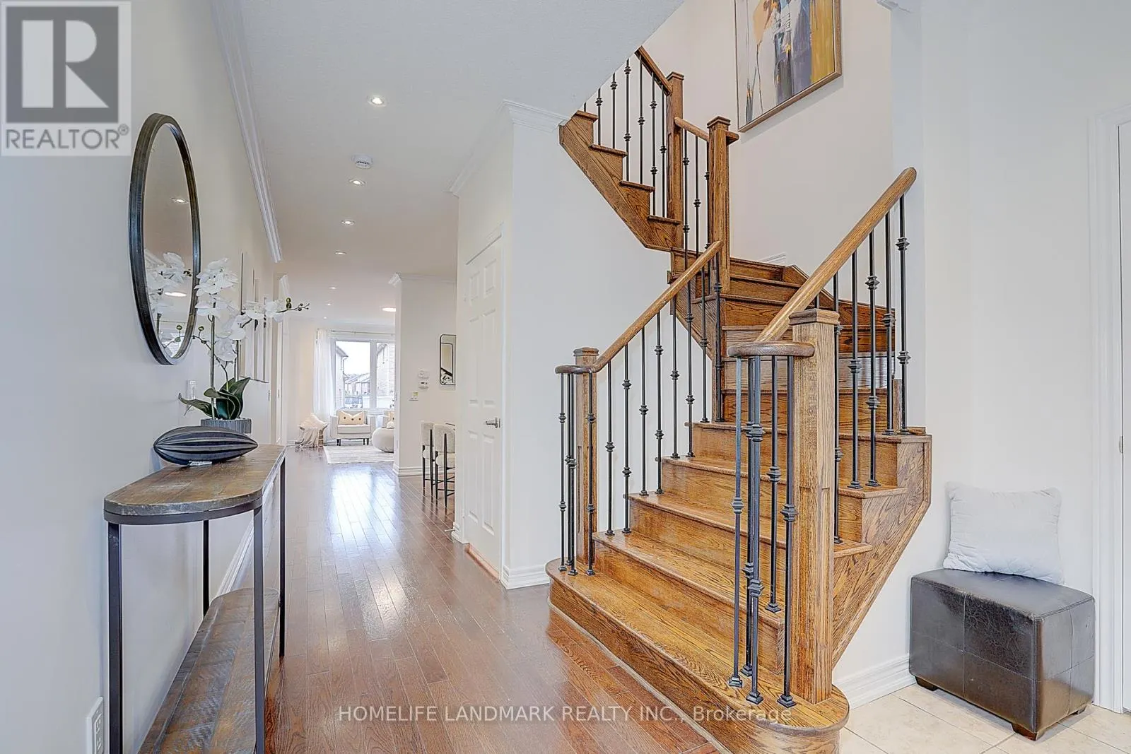 16 BEACON PIONT STREET