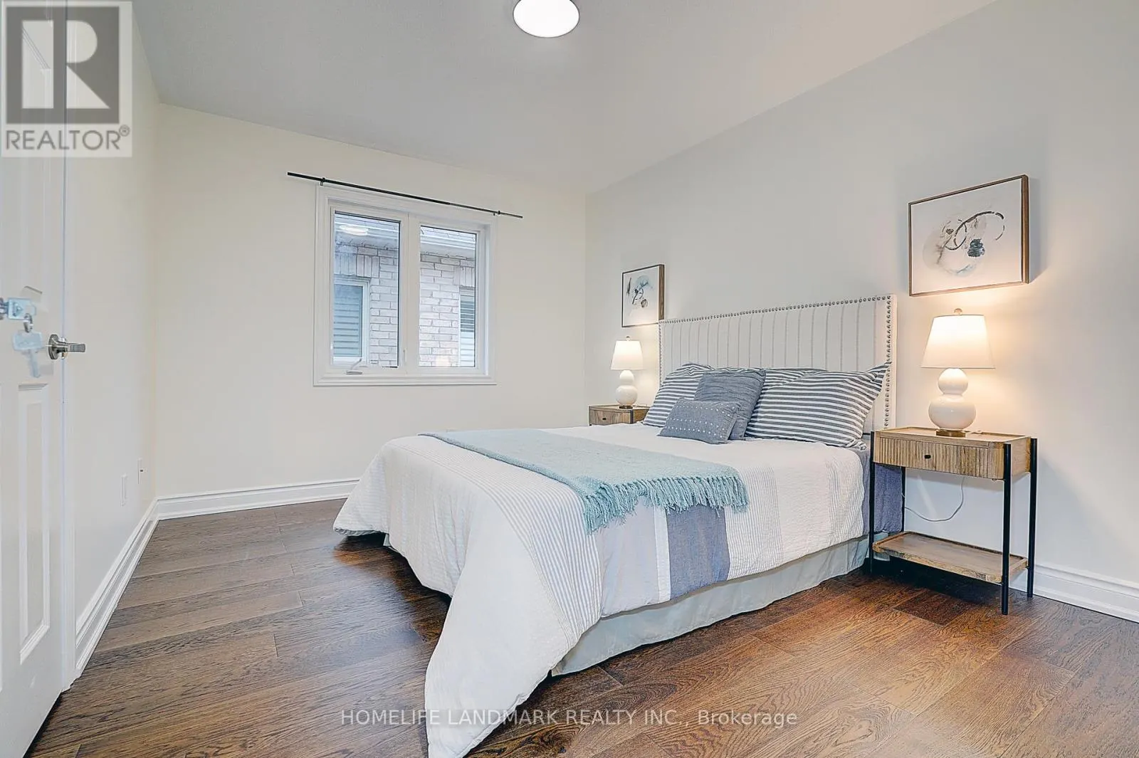 16 BEACON PIONT STREET