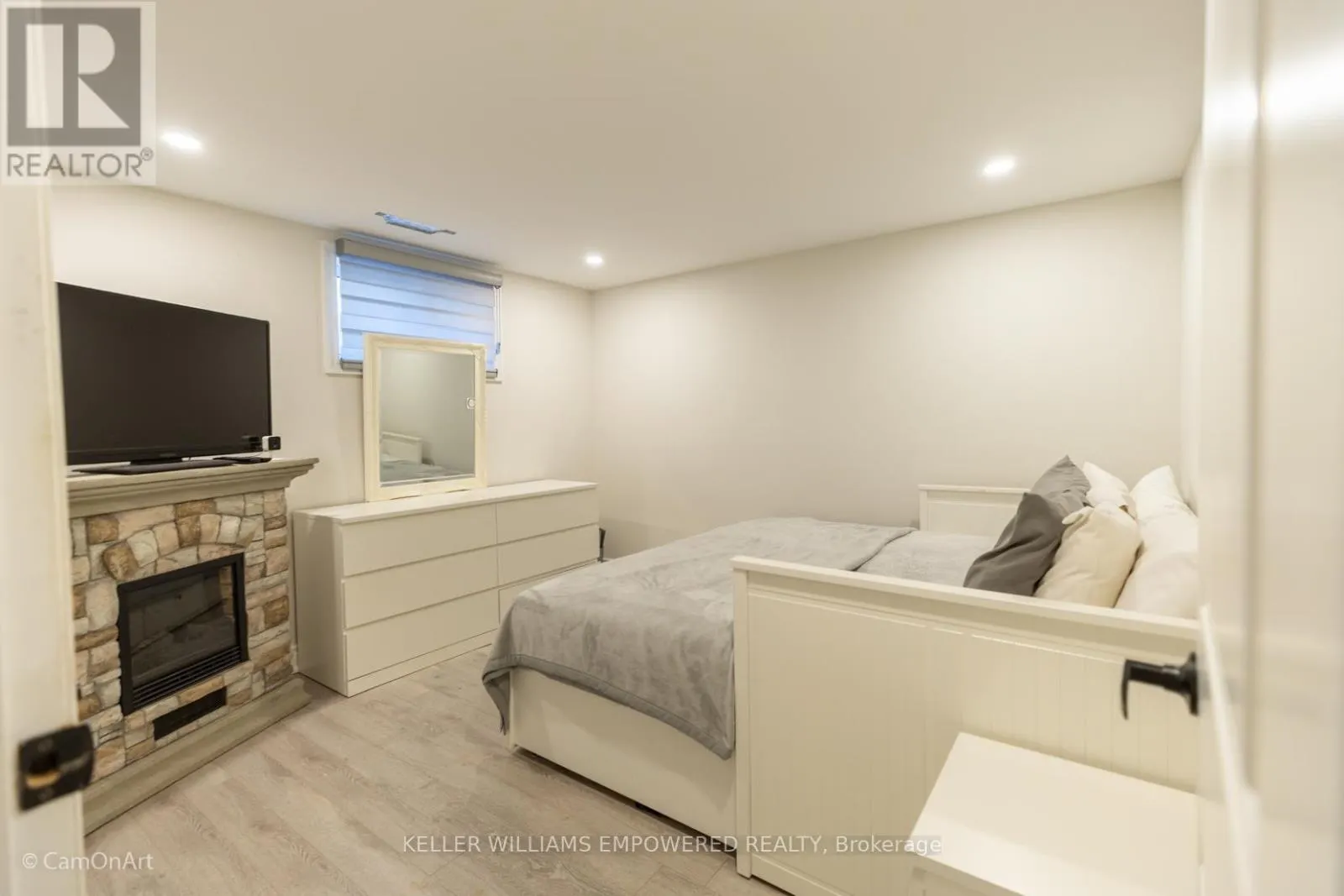 333 PALISER CRESCENT S