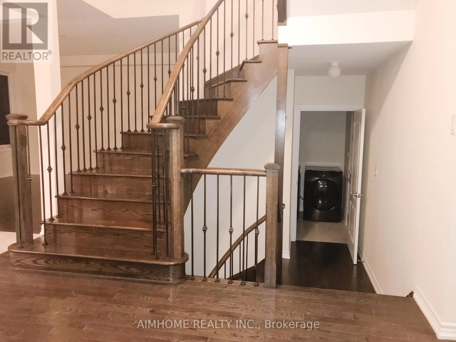 30 DEEPWOOD CRESCENT