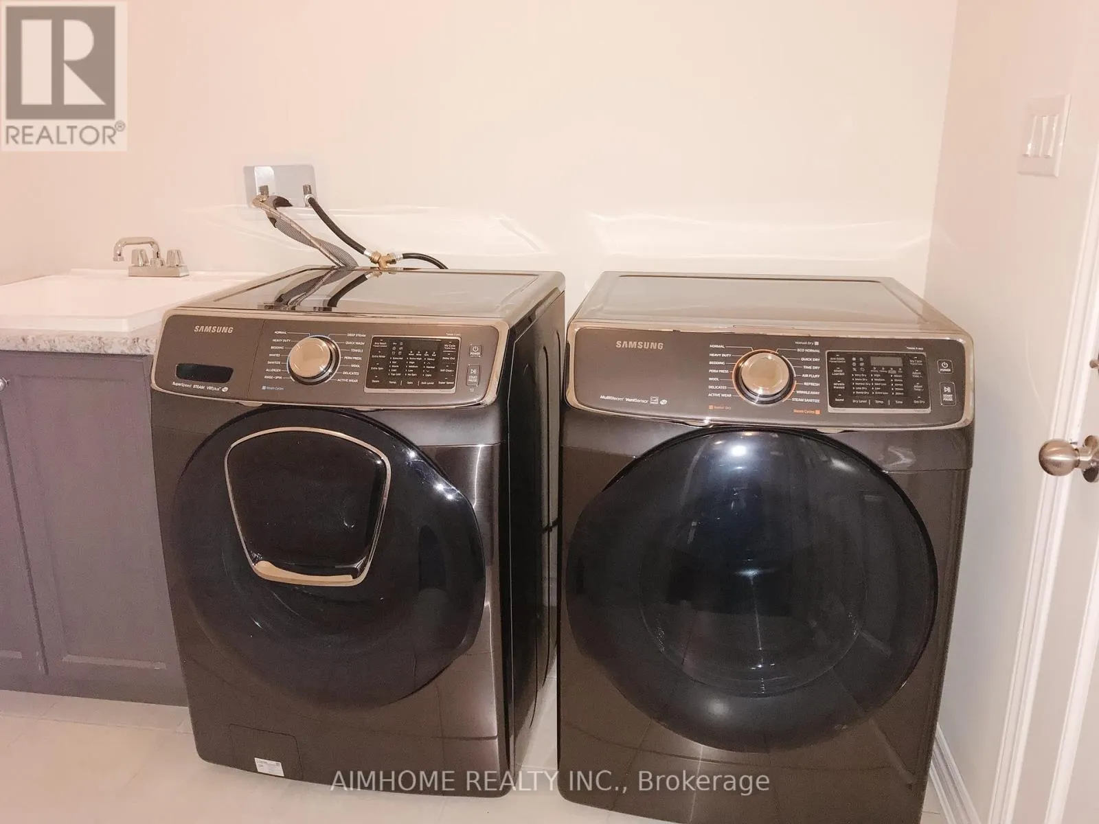 30 DEEPWOOD CRESCENT