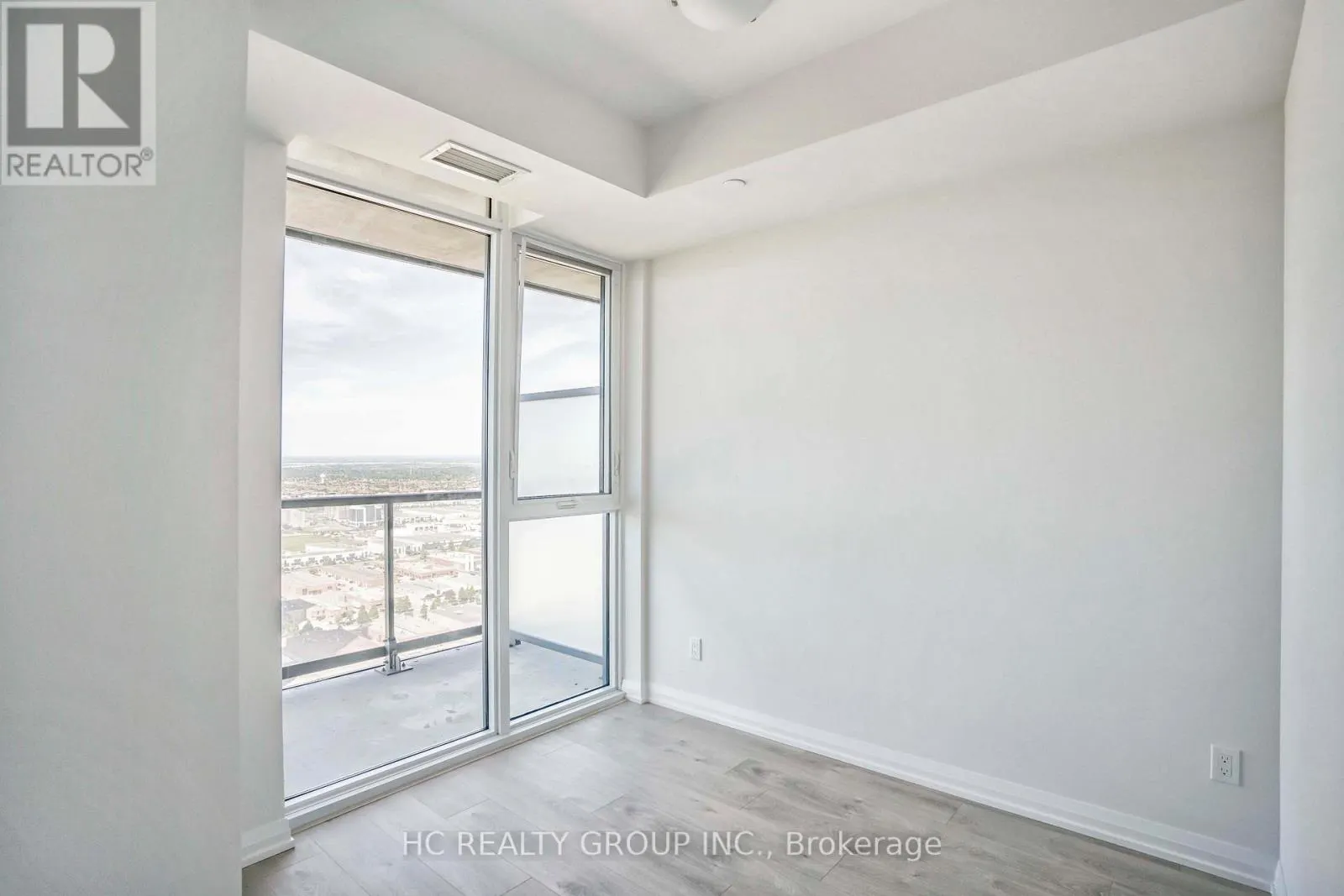 LPH10 - 7895 JANE STREET