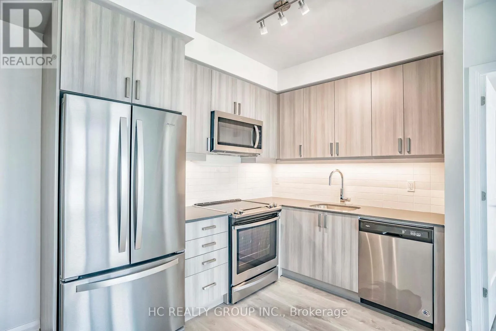 LPH10 - 7895 JANE STREET