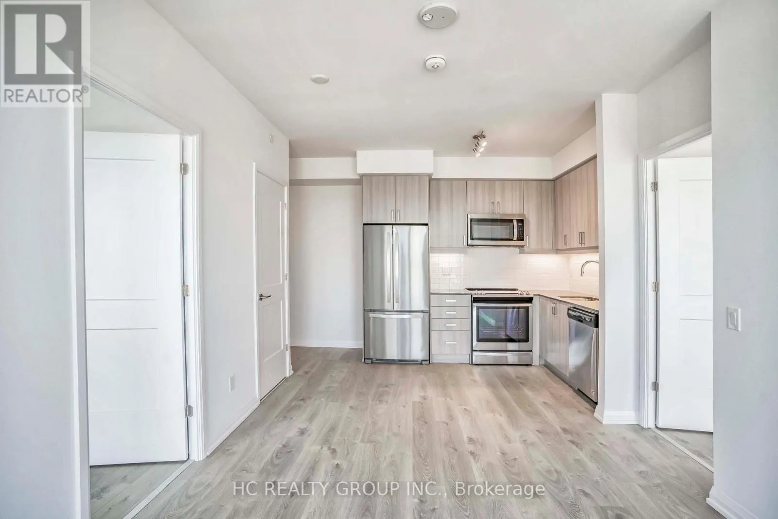 LPH10 - 7895 JANE STREET