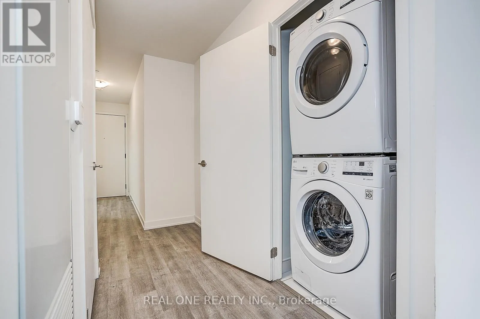 1319A - 8119 BIRCHMOUNT ROAD