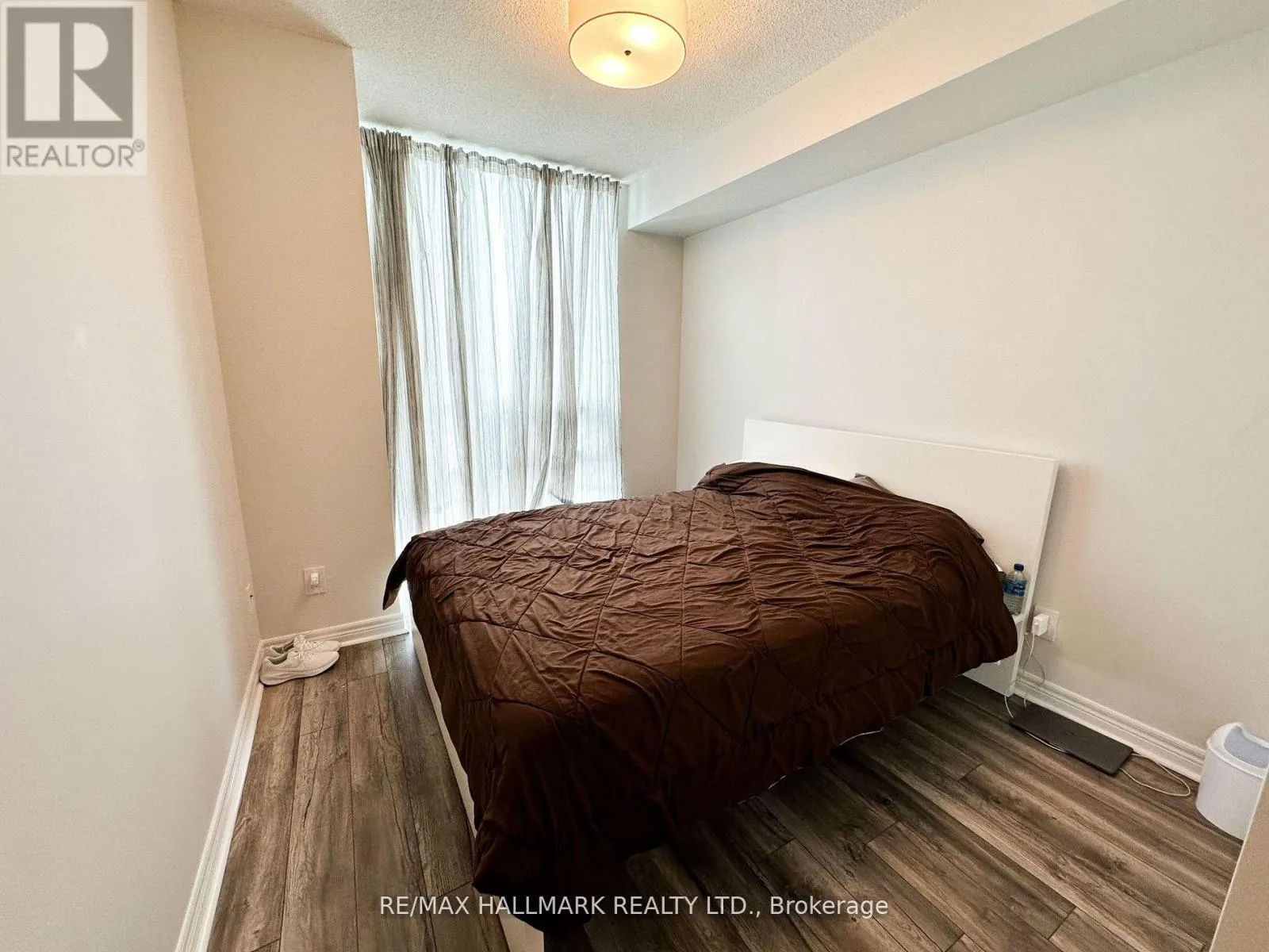 1401 - 100 PROMENADE CIRCLE